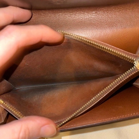 Louis Vuitton monogram wallet crossbody - Picture 5 of 6